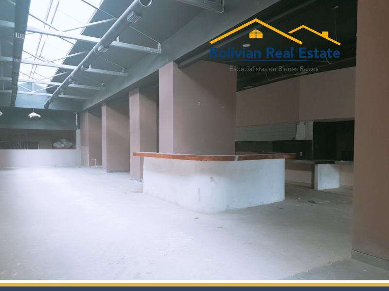 AMPLIO LOCAL COMERCIAL A LA CALLE – CALACOTO