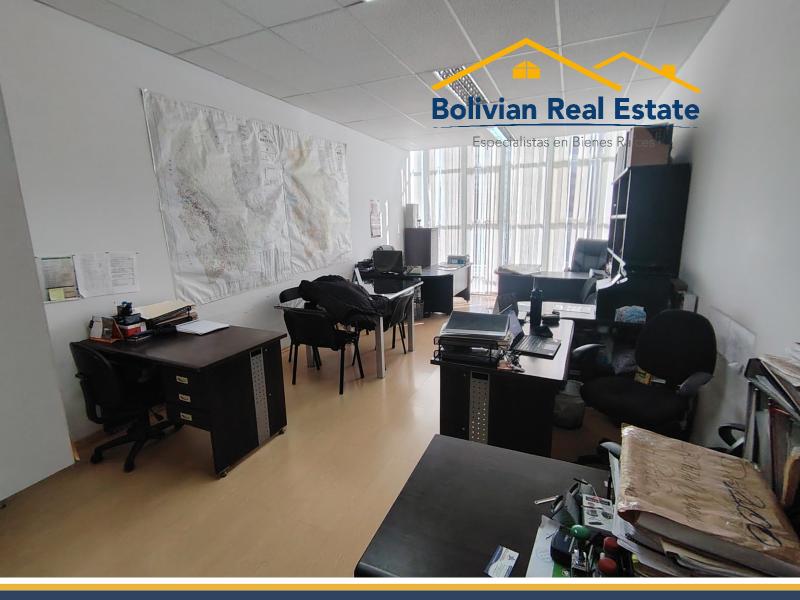 BONITA OFICINA EN VENTA – CALACOTO, SOBRE AV. BALLIVIÁN